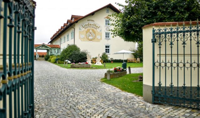 Linderhof Zufahrt