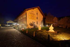 LinderHof aussen Abend