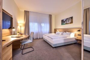Doppelzimmer_Komfort_Urlaub_Hotel_Erfurt_compressed Doppelzimmer_Komfort_Urlaub_Hotel_Erfurt_compressed