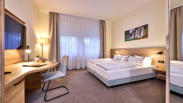 Doppelzimmer_Komfort_Urlaub_Hotel_Erfurt_compressed