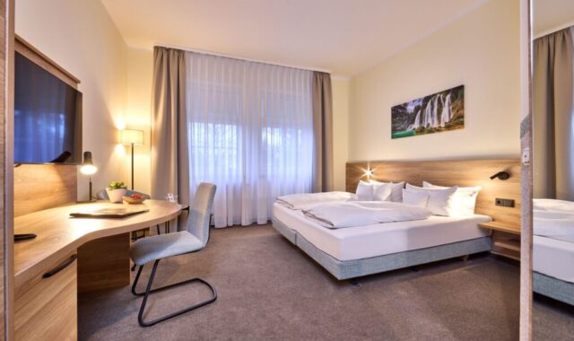 Doppelzimmer_Komfort_Urlaub_Hotel_Erfurt_compressed