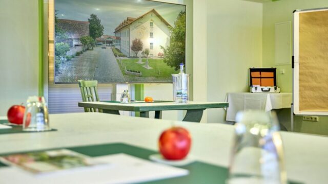 Tagungsraum_Erfurt_Meeting_Tagungspauschale_Meetingraum_compressed